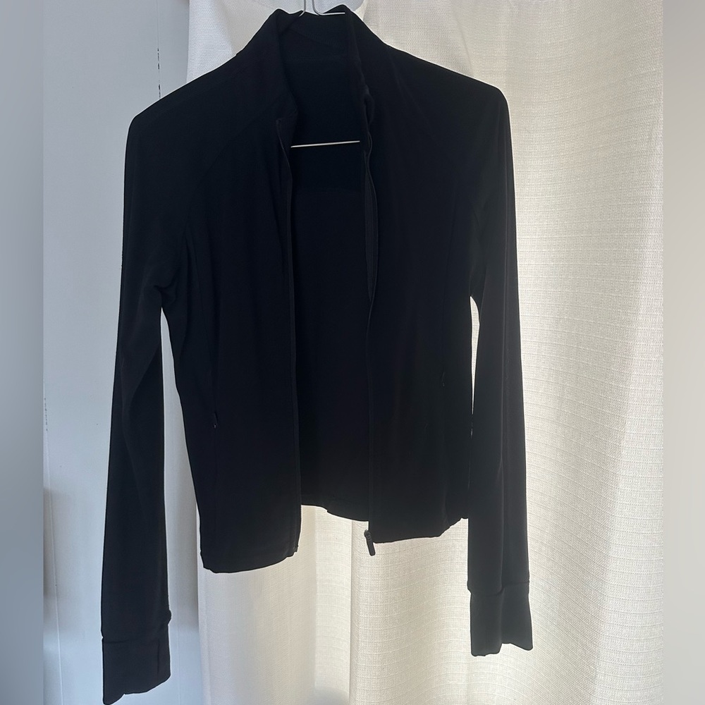 Women’s lululemon define cropped jacket size 6 color black